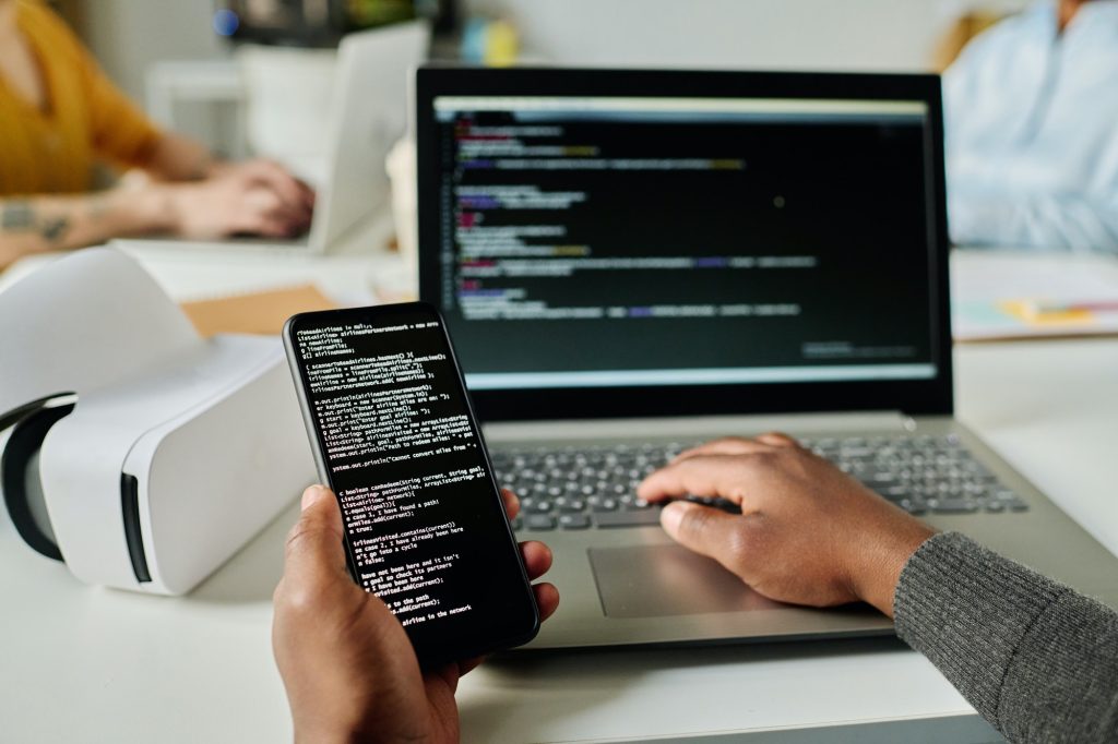 Strony internetowe i aplikacje mobilne dla firm - mobileOn